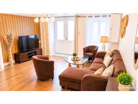 maison de ville entièrement rénovée – 104 m² – 3 chambres – dpe c – la châtaigneraie