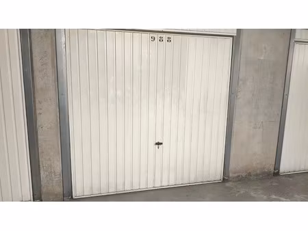 location parking à villeneuve-loubet (06270)  125 €