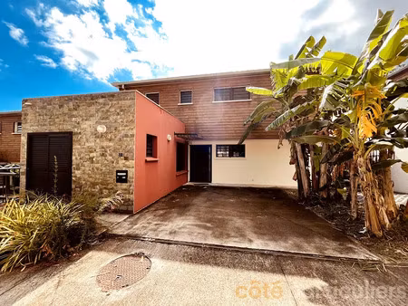 location maison 4 pièces 112.5 m² à la possession (97419)  1 770 €