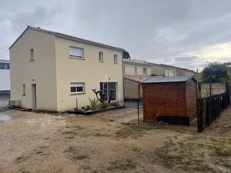 location maison 6 pièces 119 m² à léognan (33850)  1 511 €