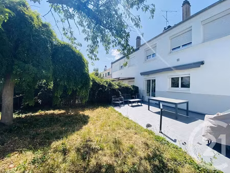 location maison 5 pièces 96.06 m² à maurepas (78310)  1 550 €