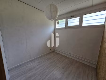 location locaux professionnels 0 pièces 12 m² à gradignan (33170)  100 €