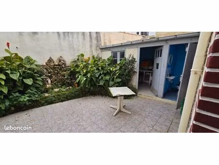 maison de ville 123 m² aux sables-d'olonne (arago)– charme de l'ancien  beau potentiel  ré