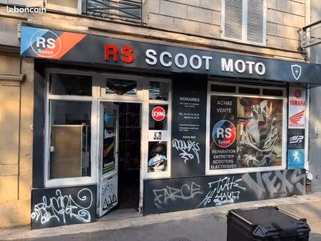 garage scooter moto
