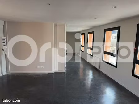 bureau 73 m²