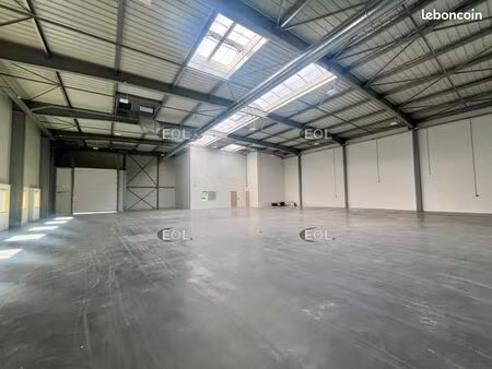 local bureaux 1 673 m²