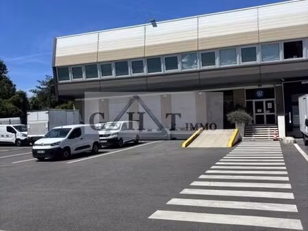 local industriel 780 m²