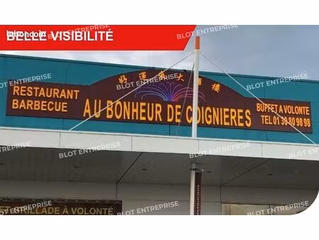 local commercial 906 m²
