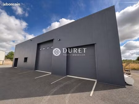 local 370 m² montréverd