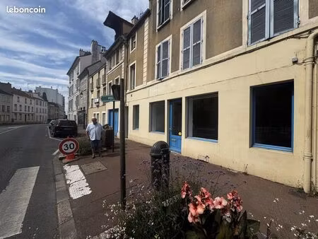 local commercial 55 m² saint-germain-en-laye