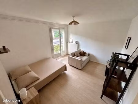 appartement rénové avec parking et wifi