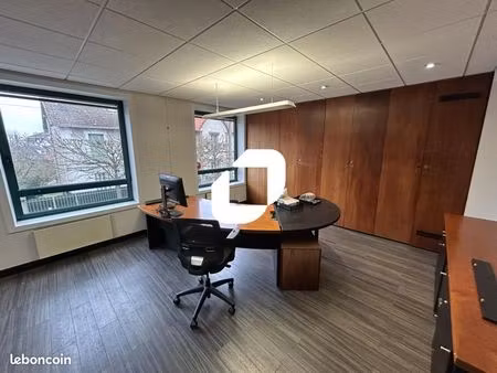 bureau 250 m²