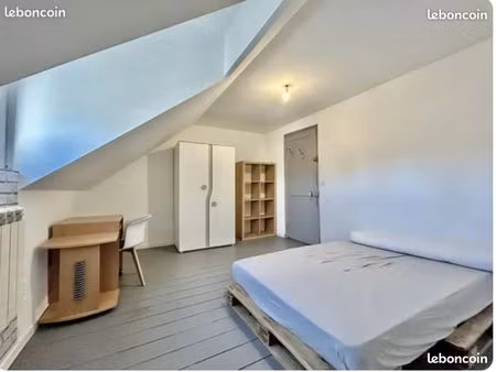 chambre meublée