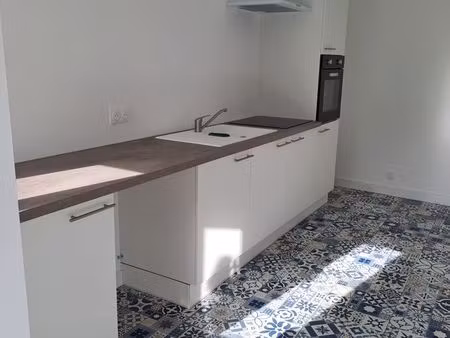 à louer – maison t3 de 70 m² – saint-étienne-du-bois (85670)