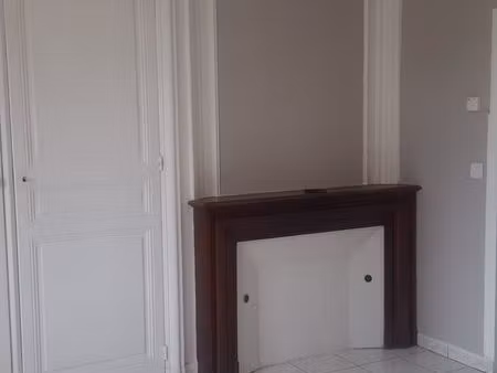 appartement f2 avec cour proche gare