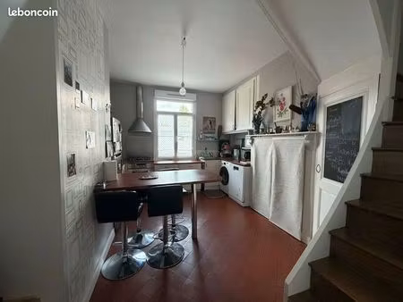 loue maison amieneoise avec cour