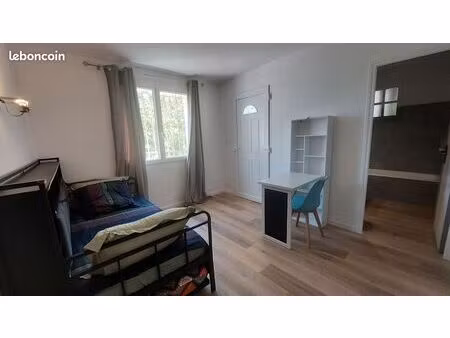 petit studio indépendant dans villa
