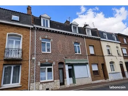 maison de ville très lumineuse et entièrement rénovée – prestations neuves – emplacement p