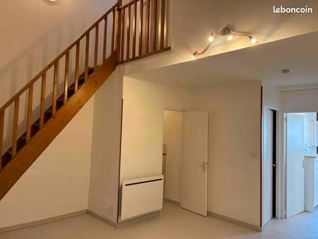 castelginest   9km toulouse   particulier loue villa mitoyenne t3 duplex de 55m2 + 2 cases