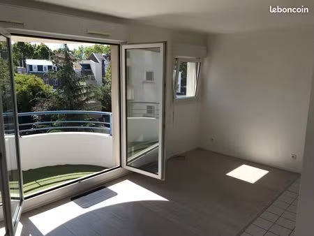 tres beau studio-30 m2 -refait a neuf-lille au pied de la catho+park s/sol-799 euros charg