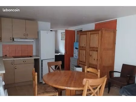studio 1 pièce 33 m²