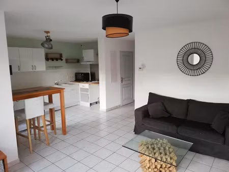 location meublée appartement 2 pièces 49 m² à cruseilles (74350)  990 €
