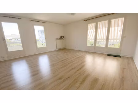 location appartement 4 pièces 72 m² à angers (49000)