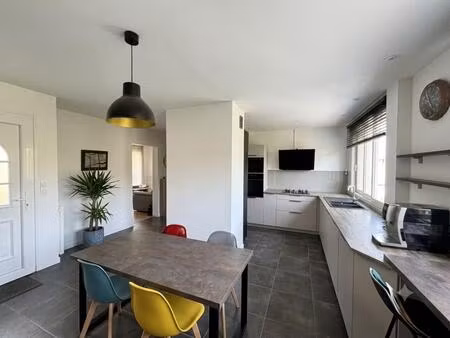 coup de cœur assuré à billère pour ce t3 lumineux  balcon garage et cave