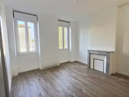 à louer - t2/3 rénové de 47 50 m² ? secteur la timone (marseille)