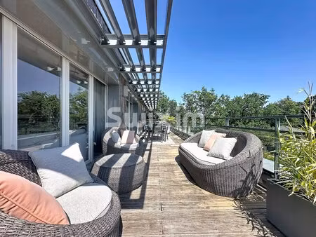 appartement rooftop meublé t4 de 105m² bénéficiant d'une exceptionnelle terrasse de 93m² !