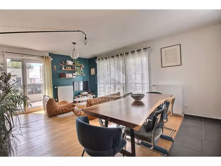 appartement saint ouen sur seine 4 pièce(s) 86.43 m2 avec extérieur et parking