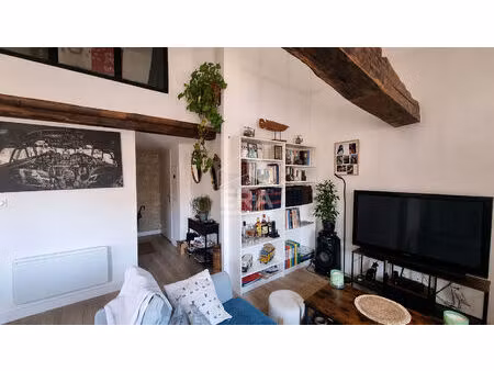 appartement atypique de 2 pièces en plein coeur de saintes