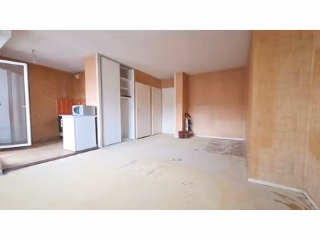 studio avec cave et garage