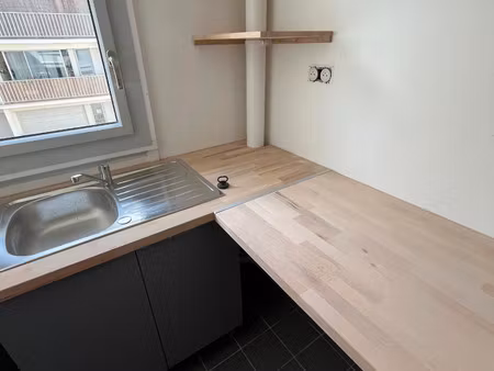 à louer – studio 27 m² entièrement rénové – proche métro richard-lenoir