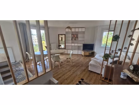grand appartement t2 bis 69 52 m² meublé situé à talence avec parking aérien