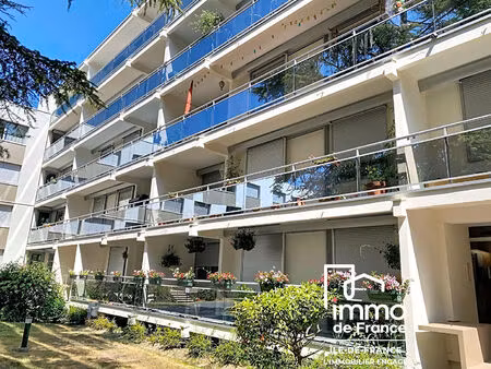 grand t5 entièrement rénové 4 chambres vue parc ?prix attractif