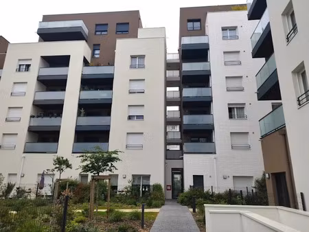 location meublée appartement 2 pièces 35.83 m² à villeurbanne (69100)  815 €