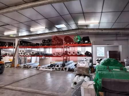 les essarts le roi (78) - vente entrepôt 953 m²