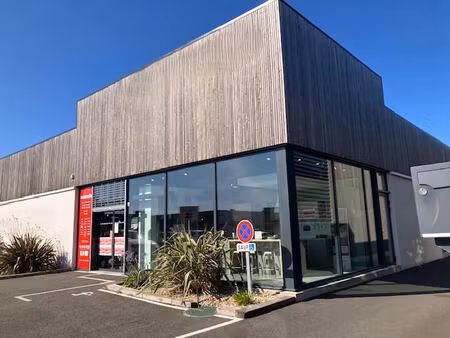 local commercial 570 m² - a vendre