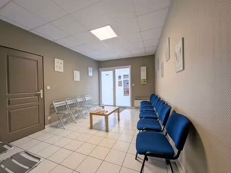 local commercial de 88m² dans le centre de carignan-de-bordeaux