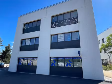 local professionnel 50 m² pole sante - le cannet des maures