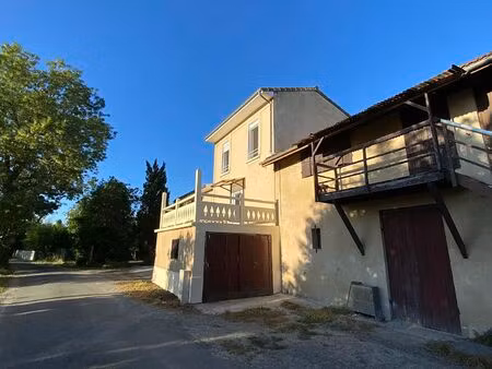 ensemble immobilier sur près de 4ha de terrain