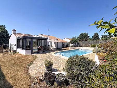 maison challans 5 pièces 135.64 m2 + véranda et piscine