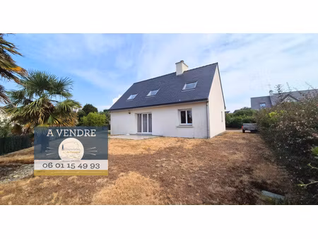belle maison de 2003 de 105 m² avec garage sur 616 m² de terrain