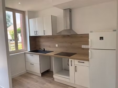 location maison 2 pièces 45 m² à le breuil (71670)  650 €