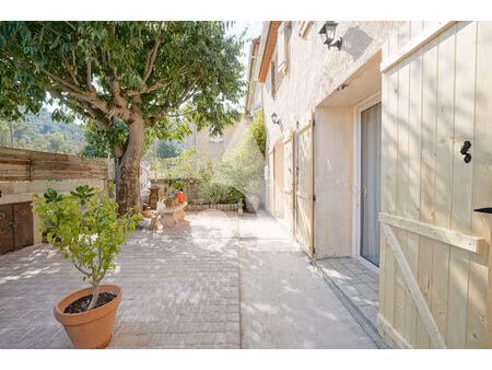 mimet  maison t4 rénovée avec terrasses.