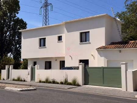 maison familiale rénovée avec piscine et dépendance indépendante
