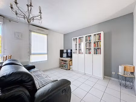 à vendre maison 3 chambres avec jardin et stationnement à saint-pierre-des-corps