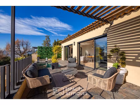 villa d'architecte avec piscine et vue panoramique