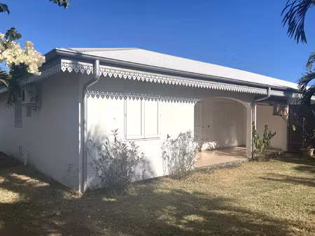 location maison 4 pièces 84 m² à saint-pierre (97410)